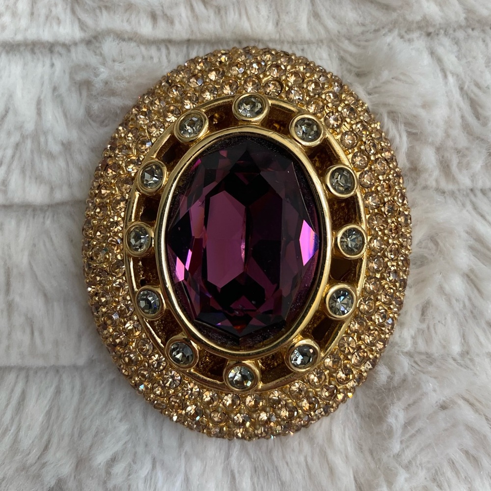 Beautiful Swarovski Crystal Amethyst Gold Oval Brooch